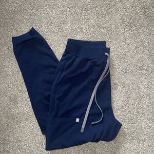 Fabletics Navy Blue Graphic Performance Tee